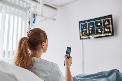 Relation avec les usagers : Le questionnaire de satisfaction est désormais accessible en ligne depuis les TV des chambres